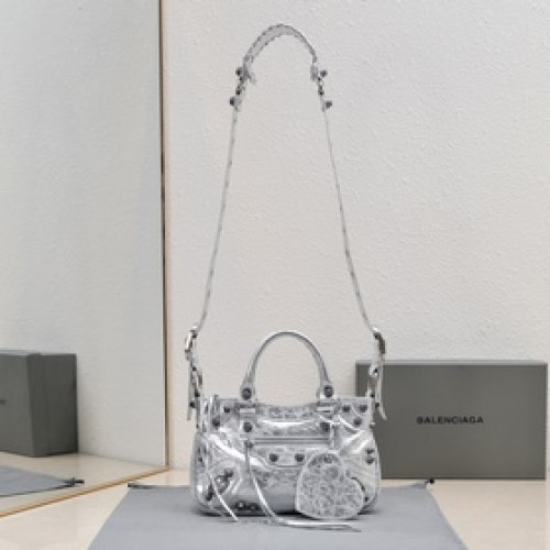 正品級  balenciaga巴黎世家最新款Neo cagole機車包出貨啦！