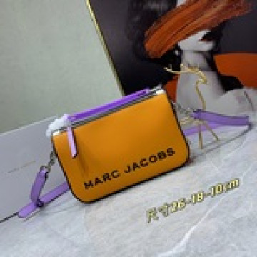 配盒子   Mj最新最潮秋冬新品剛剛上市，搭配出入各大場所不二之選，實用，好看，