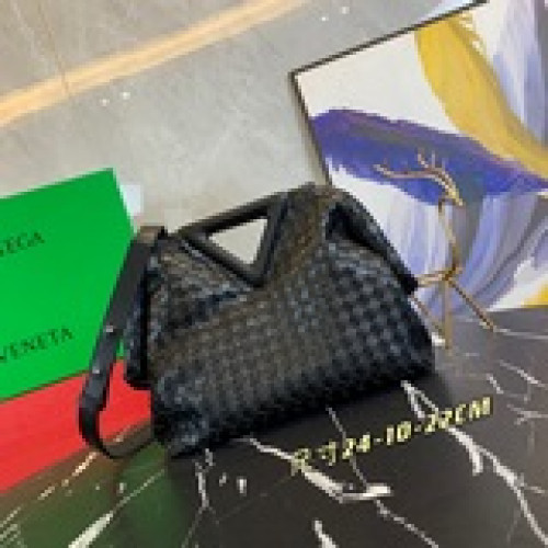 大號  【原版皮高品質】bv 新款編織三角形手提包 the triangle