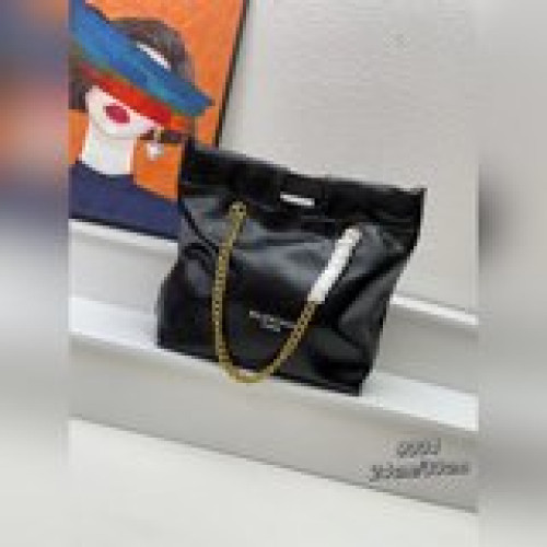 全新尺寸手拿包小號引流潮流前線的牌子，一直很知道如何抓住人心。垃圾袋不光有Cha