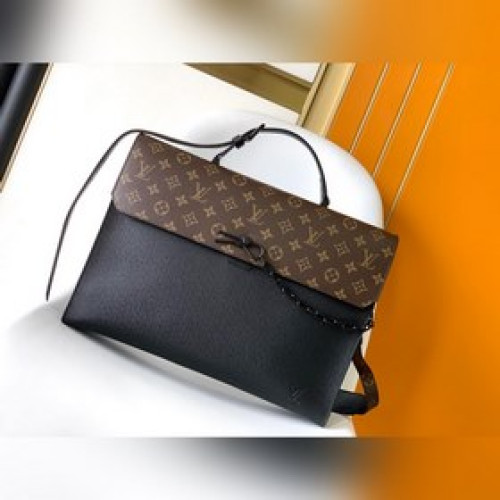頂級原單M30591 黑色 2020 秋冬，Robusto 公文包在 Virgi