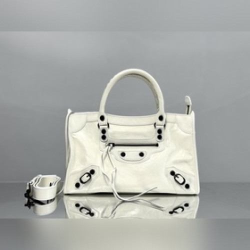 Balenciaga city 小號白色，黑扣 經典機車包 巴黎世家最具标志性手