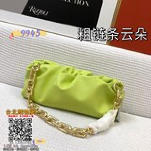 新款 bottega veneta the chain pouch （大