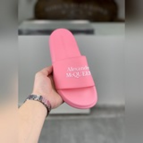 麥昆.MQ新款情侶款拖鞋出貨了原版私模大底，輕而防滑！上腳時尚.百搭，碼數：35