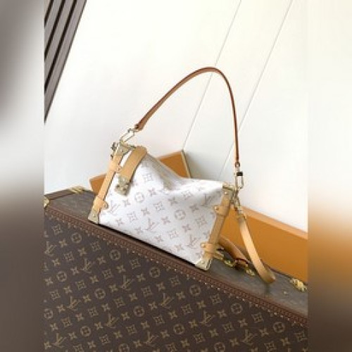 頂級原單，變碼芯片M26287 半鋼 本款 Side Trunk 中號手袋為品牌