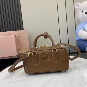 【新款】MIU MIU缪缪 焦糖保齡球上身效果！Miu Miu 女士Arcad