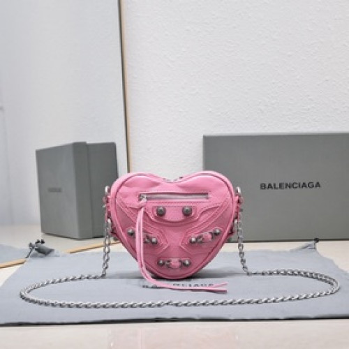 BALENCIA新款Le Cagole Heart 愛心包 心形包 可愛又酷 搭