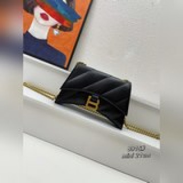 【mini號油蠟皮】Balenciaga 最新 Crush 包款強勢登場！高級