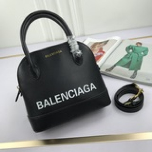 Balenciaga巴黎世家 新款貝殼包出貨啦2023秋冬火爆款-日常搭配休閑風