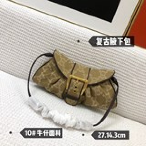 新品 Celine vintage 針扣牛仔 腋下包 中古款，滿滿複古風