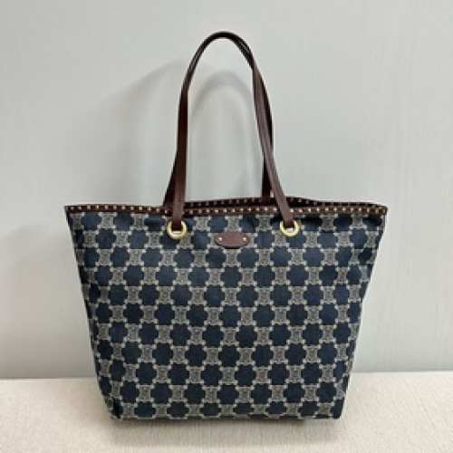 正品級 Celine2025最新款中古系列巴塞羅那 極其輕巧方便 非常适合這個
