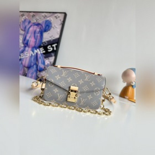 女款_『動态芯片配專櫃包裝』 海外原單M12429獨家實拍！本款 Pochette M