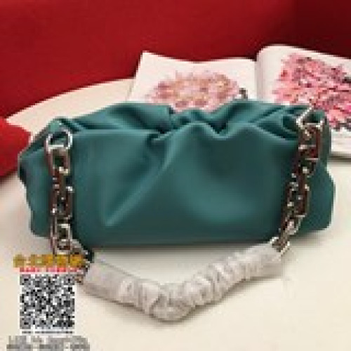 新款 bottega veneta the chain pouch （大