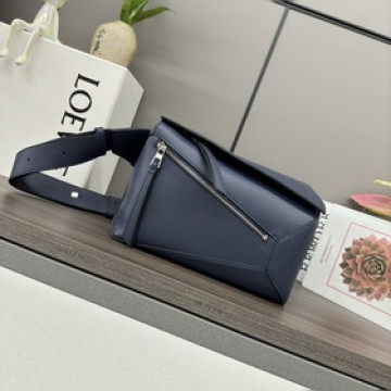 LOEWE 新版本 新款 小號經典牛皮革 Puzzle 腰包 *長方體形狀和精确