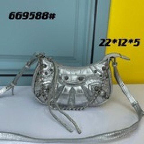 【迷你鳄魚紋】最新款Balenciag* Le Cagole 迷你 真是太絕了