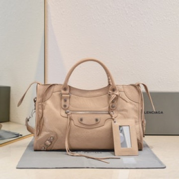 Balenciaga，新款機車包經典系列重現，時尚潮流，比舊版更簡潔大方，輕巧，