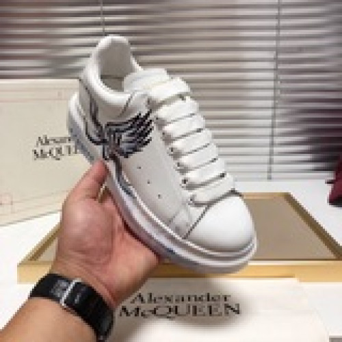 獨家潮牌現貨——【AIexanderMcQUEEN】麥昆——新款，情侶款，獨特工