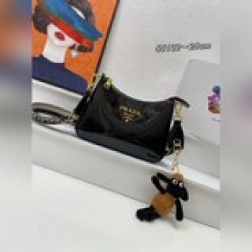 《下單送公仔挂飾》專櫃高品質-夏季漆皮系絕對高品質，手感超贊專櫃醉雙肩帶這款
