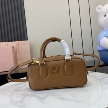 【新款】MIU MIU缪缪 焦糖保齡球上身效果！Miu Miu 女士Arcad