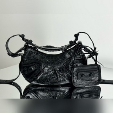 油蠟黑，黑扣 出貨 Xs號 Balenciag Le Cagole半月牙腋下包餃