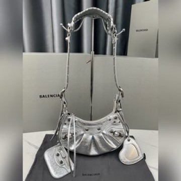 升級版本 銀色~balenciaga Le Cagole 半月牙腋下包/斜挎包