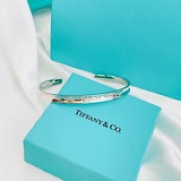 Tiffany 蒂芙尼 1837系列 字母 開口手镯 經典著作 精選原版一緻 重
