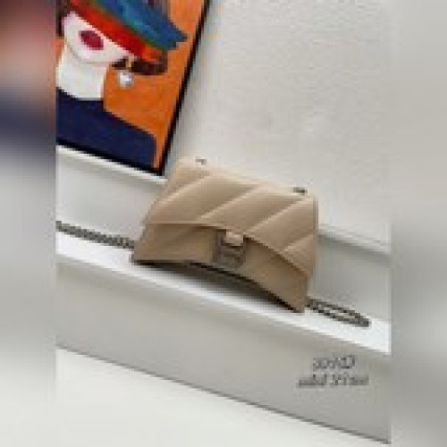 【mini號油蠟皮】Balenciaga 最新 Crush 包款強勢登場！高級
