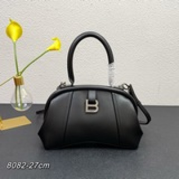 Balenciag＊Editor沙漏餃子包 BB新推出有一種獨特的魅力 讓人一