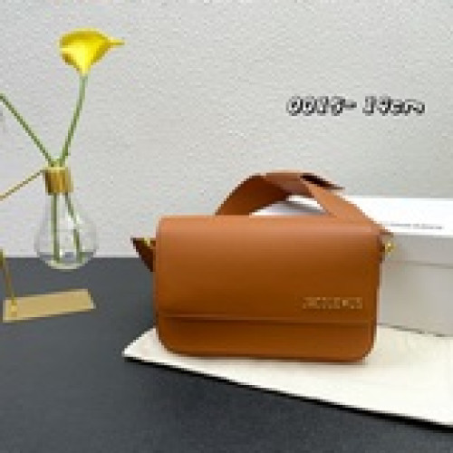 配盒子  Jacquemus Le Cienture Bello bagCARI