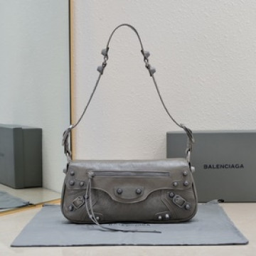 Balenciaga新款腋下包30*15*5