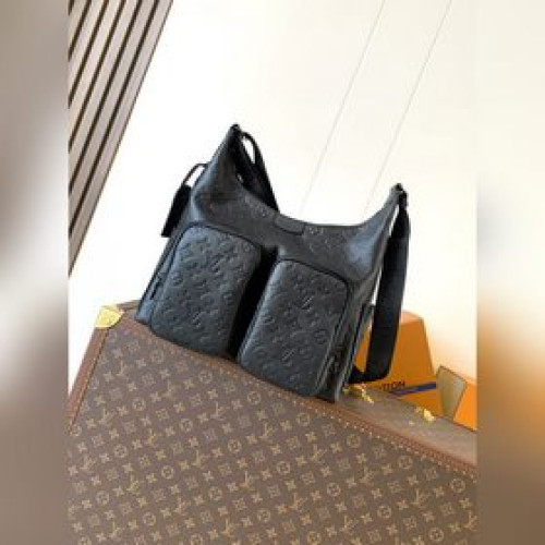 M14778 頂級原單 變碼芯片163C 本款 Hobo Cargo 手袋取材柔