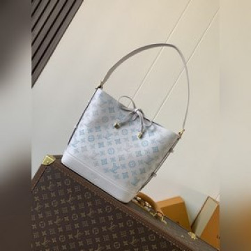 女款_頂級原單，變碼芯片M12139黑色，M12140杏色，M12496彩色月光女