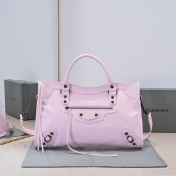 Balenciaga， 時代眼淚 機車包經典系列重現，時尚潮流，比舊版更簡潔大方
