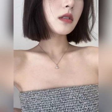 土星鑲粉鑽項鍊，太精緻了喜歡這種小而精緻的款，是種很精緻的飾品！這個東西我說來說
