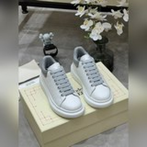 Alexander McQUEEN正品爆拆 1：1頂級麥昆原版皮料白色進口絲綢皮