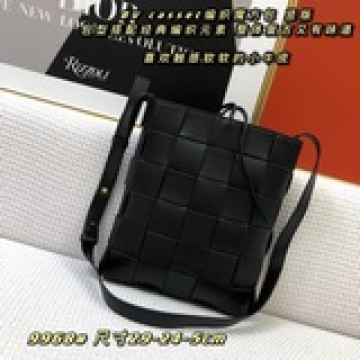 新款bv casset編織魔方包 豎版 包型搭配經典編織元素 整體複古又有味道