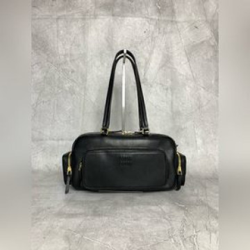 5BB175(黑色) MIUMIU新品特色款式中古機車包，超重工制做，采用柔軟水