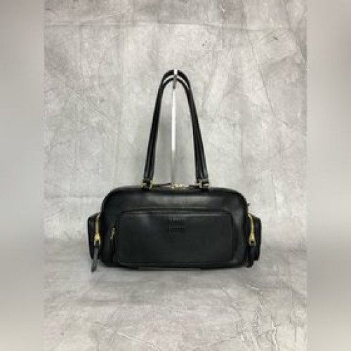 5BB175(黑色) MIUMIU新品特色款式中古機車包，超重工制做，采用柔軟水