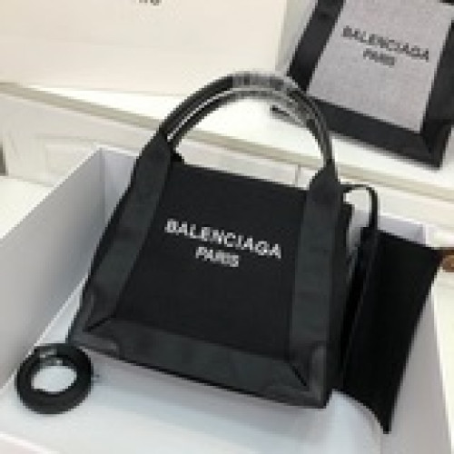 請查收你的 BALENCIAGA購物袋  我家的亞麻料款就跟開了挂一樣好賣 長