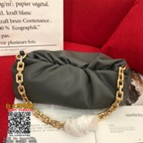 新款 bottega veneta the chain pouch （大