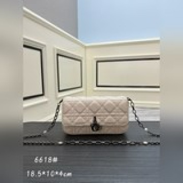 配盒子 、lady dior 手機袋 藍色金扣這款 lady dior 手機袋