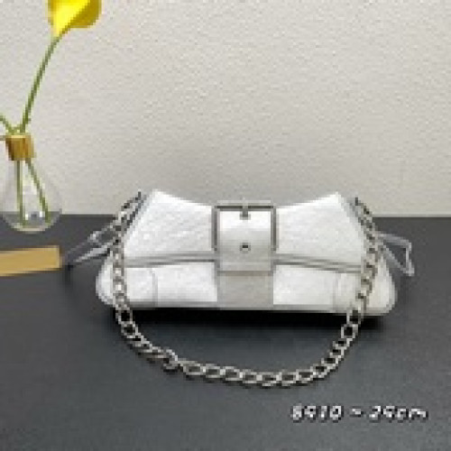 Balenciag 新品出貨 單肩 鍊條腋下包 可斜挎 牛皮 原版五金 上身超