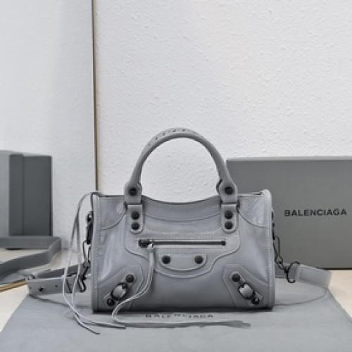 2026Balenciaga款 顔色機車包經典系列重現，時尚潮流，比舊版更簡潔大