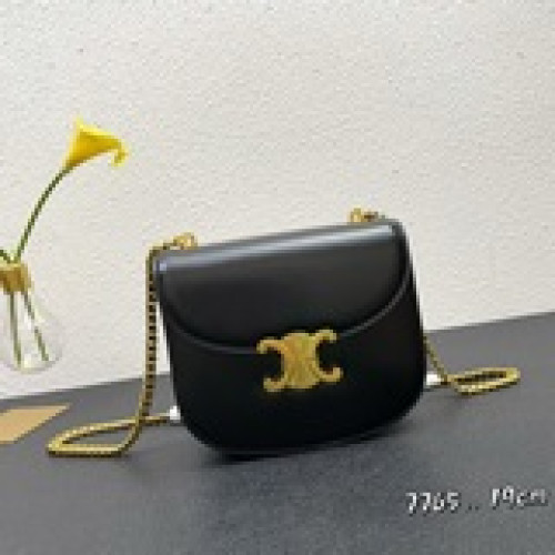 鍊條款CELINE 2023秋季新款凱旋門馬鞍包 小小的身材大大容量搭配經典