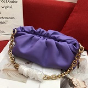 大號無肩帶 bottega veneta the chain ouch 最近真的