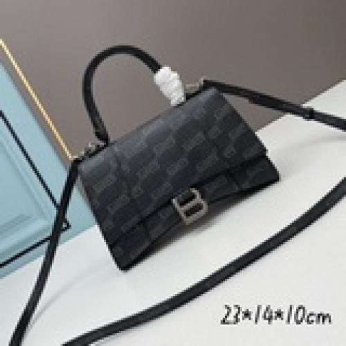 新品絲印沙漏包大號Balencia巴黎家，本季重磅 珠光沙漏包，獨特的标志性弧線