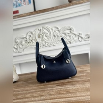 琳迪lindy 19cm 顔色：寶石藍、銀扣 Tc皮 蜜蠟線半手工縫制 lind