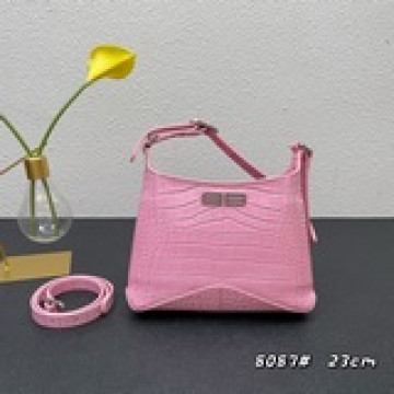 Balenciaα XX hobo腋下斜挎包很有設計感的包型 流暢的線條 非常