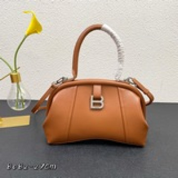 Balenciag＊Editor沙漏餃子包 BB新推出有一種獨特的魅力 讓人一眼