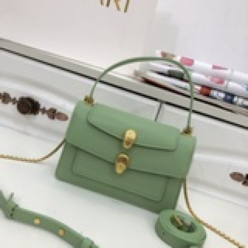 Alexander Wang與Bvlgar*寶格麗合作推出#WangxBvlga